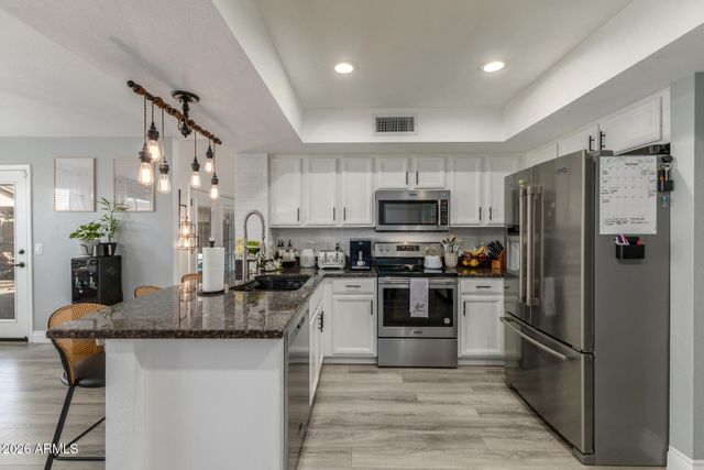 124 W MOHAWK Drive, Phoenix, AZ 85027