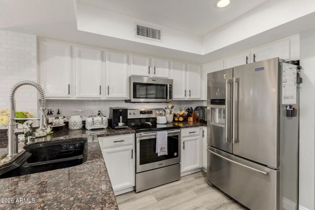 124 W MOHAWK Drive, Phoenix, AZ 85027