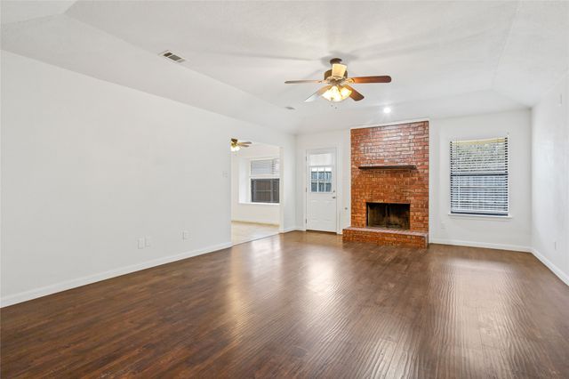 2705 Parkview Drive, Corinth, TX 76210