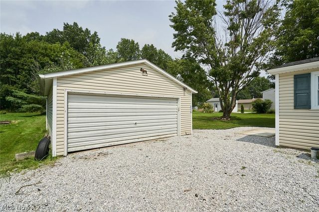3305 Klages Boulevard, Tallmadge, OH 44278