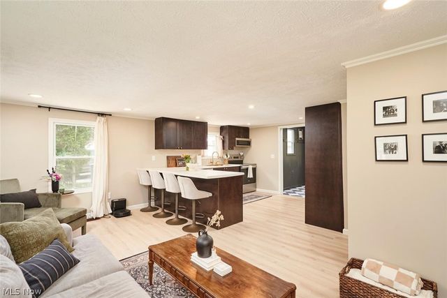 3305 Klages Boulevard, Tallmadge, OH 44278