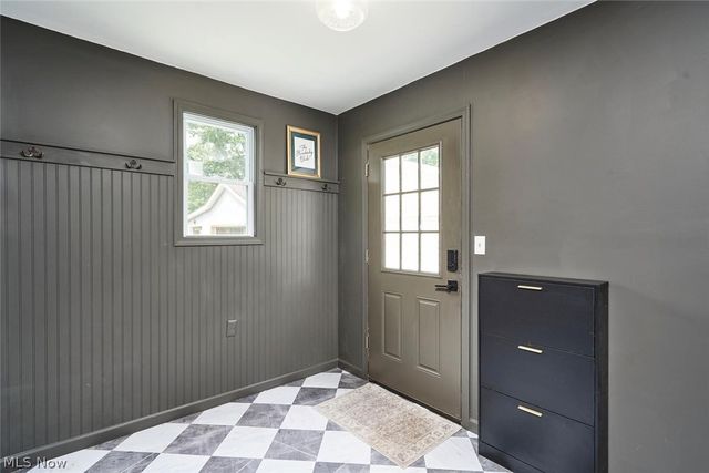 3305 Klages Boulevard, Tallmadge, OH 44278