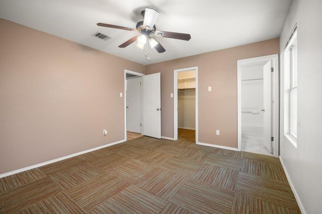 359 Spring Branch LOOP, Kyle, TX 78640