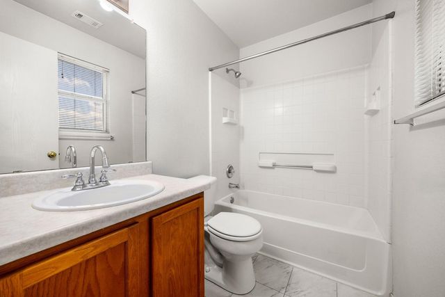 359 Spring Branch LOOP, Kyle, TX 78640