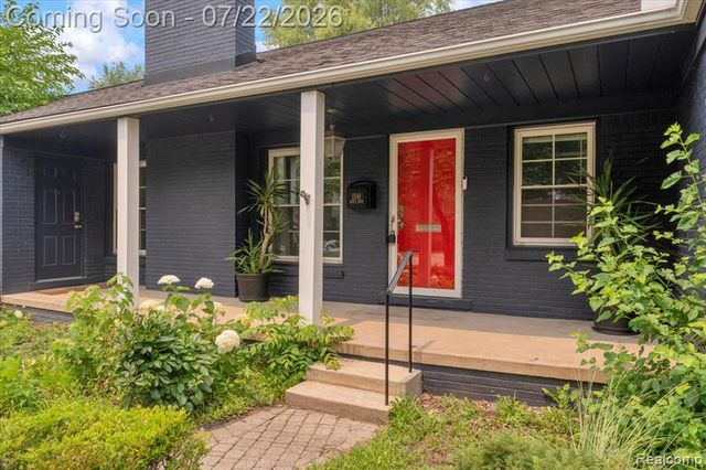 1591 E Maple Road, Birmingham, MI 48009