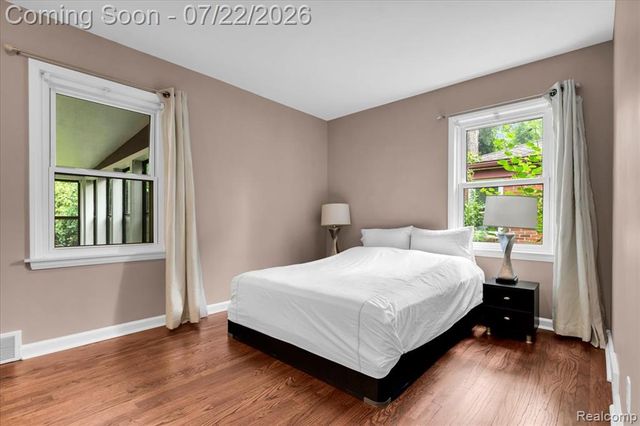 1591 E Maple Road, Birmingham, MI 48009