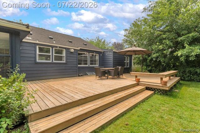 1591 E Maple Road, Birmingham, MI 48009