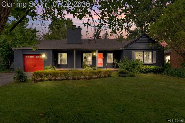 1591 E Maple Road, Birmingham, MI 48009