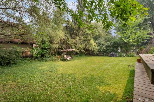 1591 E Maple Road, Birmingham, MI 48009