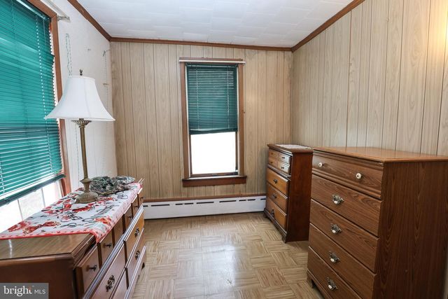 320 W NEW YORK ST, Shenandoah, PA 17976