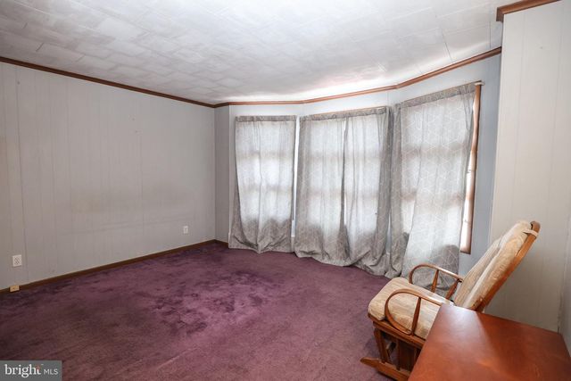 320 W NEW YORK ST, Shenandoah, PA 17976