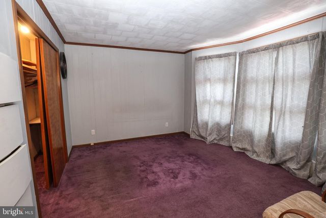 320 W NEW YORK ST, Shenandoah, PA 17976