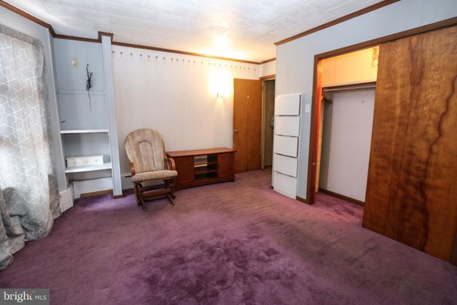 320 W NEW YORK ST, Shenandoah, PA 17976