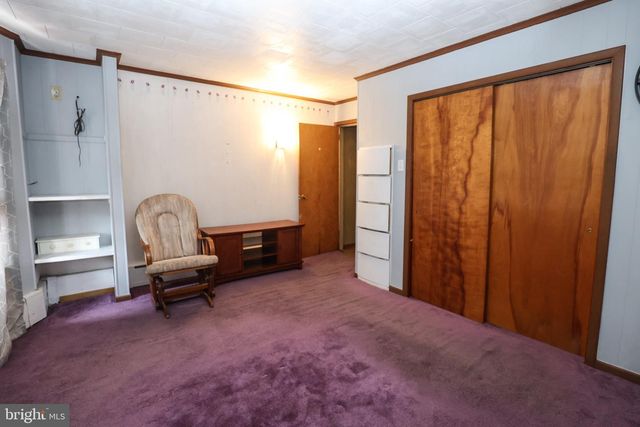 320 W NEW YORK ST, Shenandoah, PA 17976