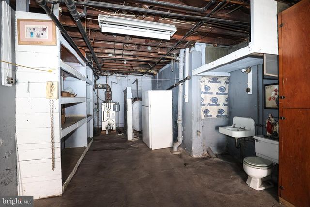 320 W NEW YORK ST, Shenandoah, PA 17976