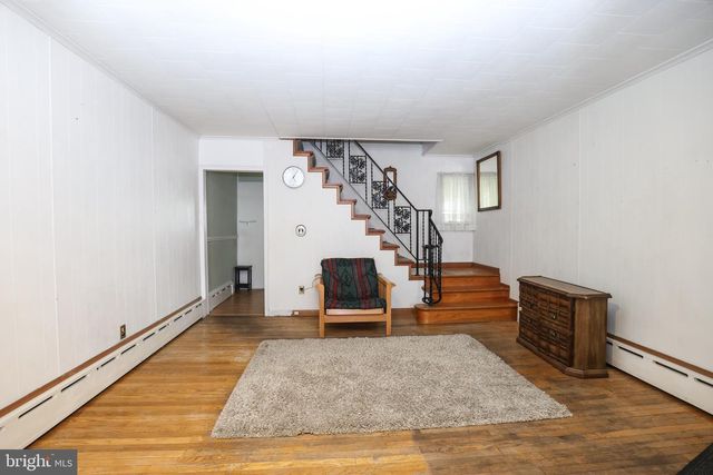 320 W NEW YORK ST, Shenandoah, PA 17976