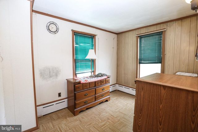 320 W NEW YORK ST, Shenandoah, PA 17976