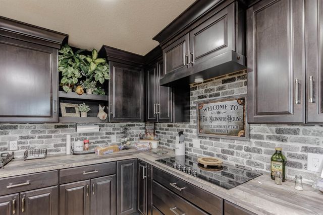 1717 N Fourche Avenue, Perryville, AR 72126