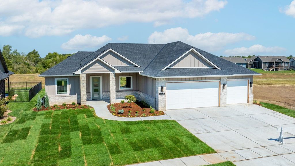 2106 W Harborlight St, Wichita, KS 67204