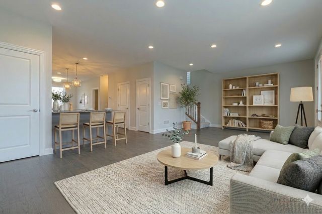 113 Roman Lane, Hawthorn Woods, IL 60047