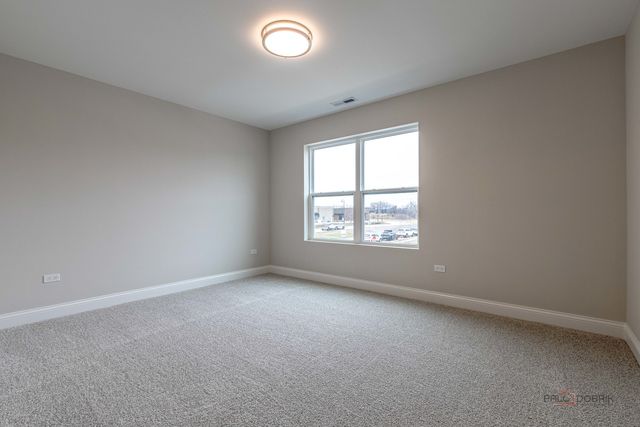 113 Roman Lane, Hawthorn Woods, IL 60047