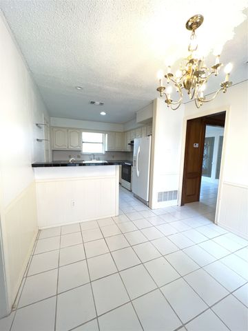 1519 Shonka Drive, Carrollton, TX 75007