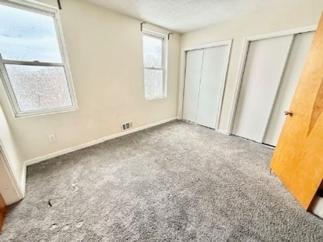 42 Ruth St, Mt Washington, PA 15211