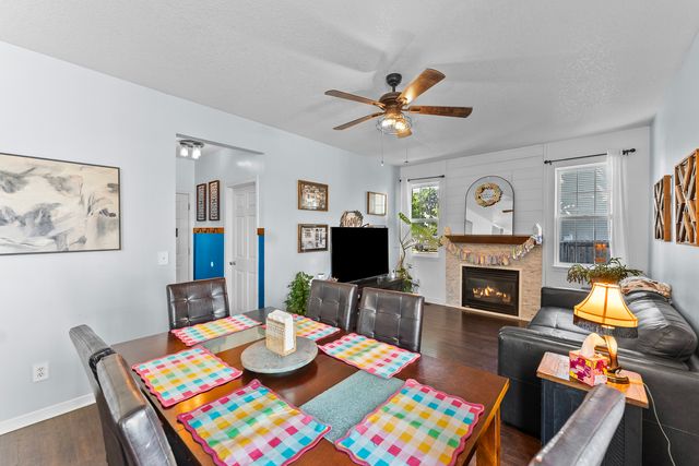 311 8th Avenue, Hampton, IL 61256