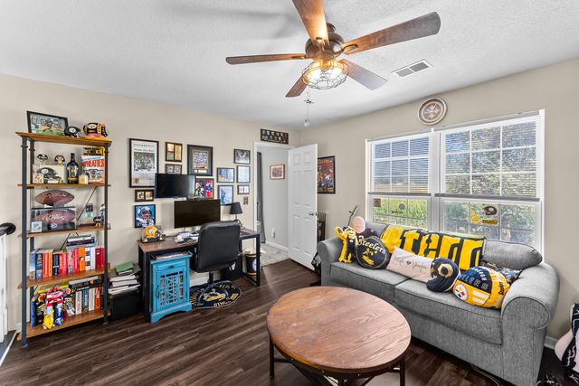 311 8th Avenue, Hampton, IL 61256