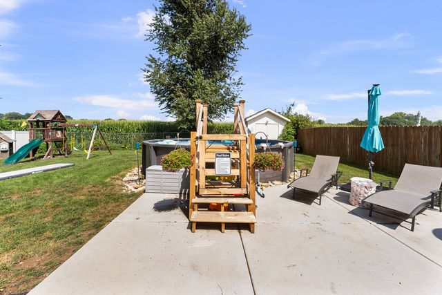 311 8th Avenue, Hampton, IL 61256