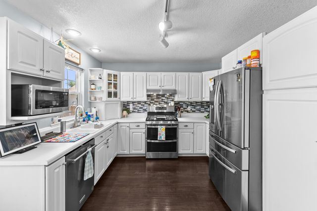 311 8th Avenue, Hampton, IL 61256