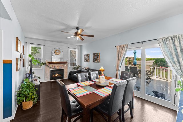311 8th Avenue, Hampton, IL 61256