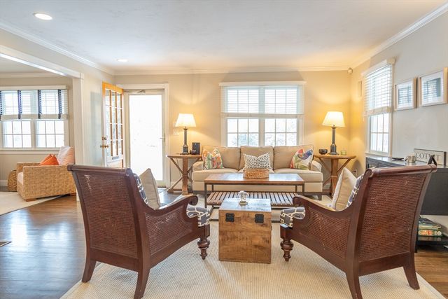 10 Abbey Gate Rd, Barnstable, MA 02635