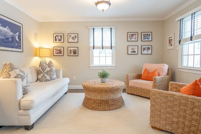 10 Abbey Gate Rd, Barnstable, MA 02635