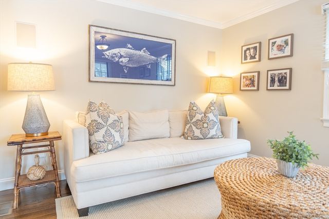 10 Abbey Gate Rd, Barnstable, MA 02635