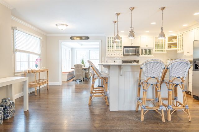 10 Abbey Gate Rd, Barnstable, MA 02635