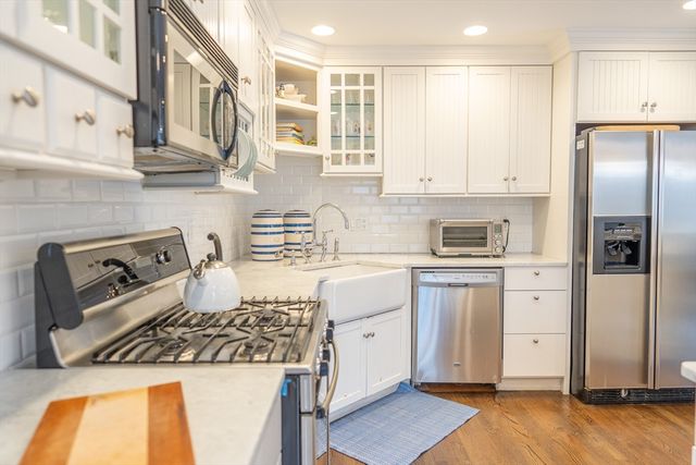 10 Abbey Gate Rd, Barnstable, MA 02635