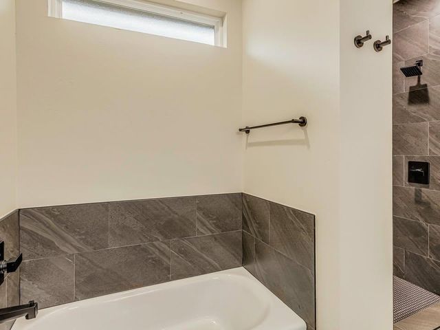 8225 NW 163rd Terrace, Edmond, OK 73013