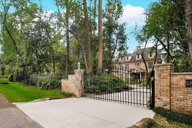 58 Red Sable Drive, The Woodlands, TX 77380