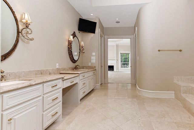 58 Red Sable Drive, The Woodlands, TX 77380