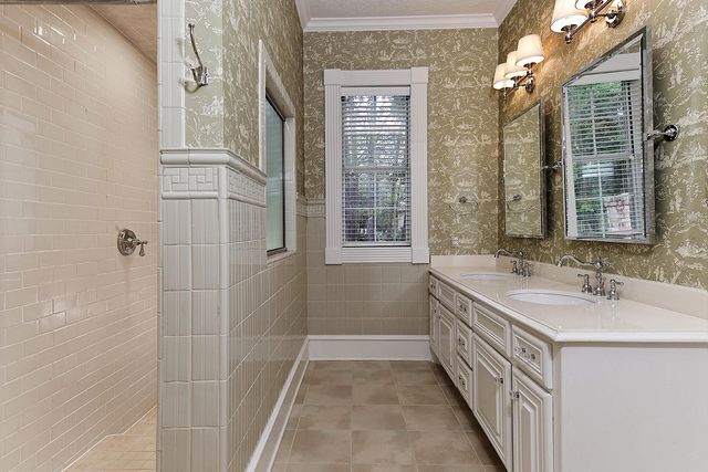 58 Red Sable Drive, The Woodlands, TX 77380