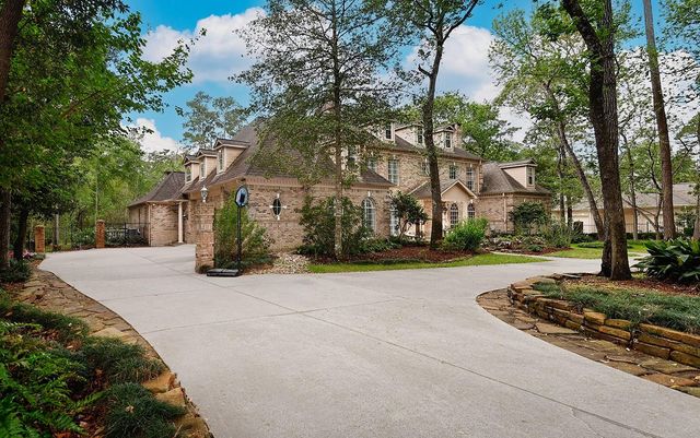 58 Red Sable Drive, The Woodlands, TX 77380