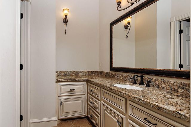 58 Red Sable Drive, The Woodlands, TX 77380