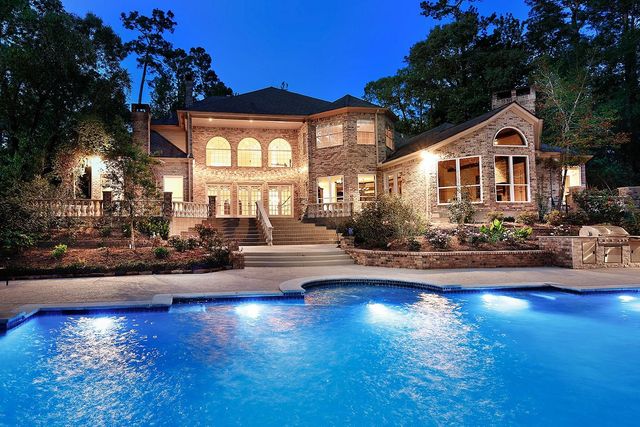 58 Red Sable Drive, The Woodlands, TX 77380