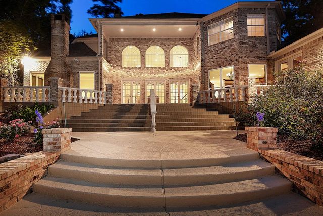 58 Red Sable Drive, The Woodlands, TX 77380