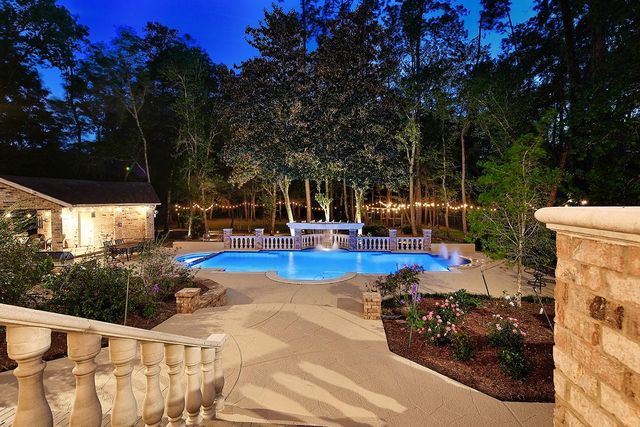 58 Red Sable Drive, The Woodlands, TX 77380