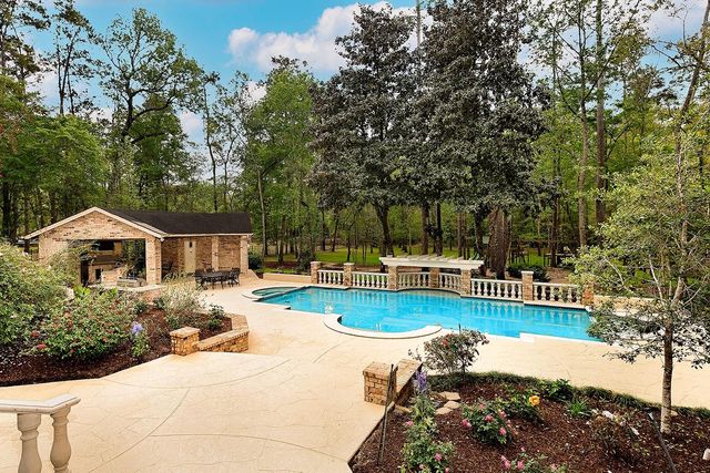 58 Red Sable Drive, The Woodlands, TX 77380