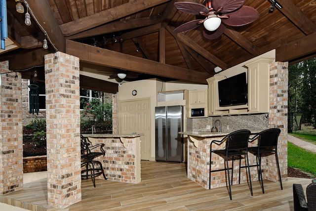 58 Red Sable Drive, The Woodlands, TX 77380