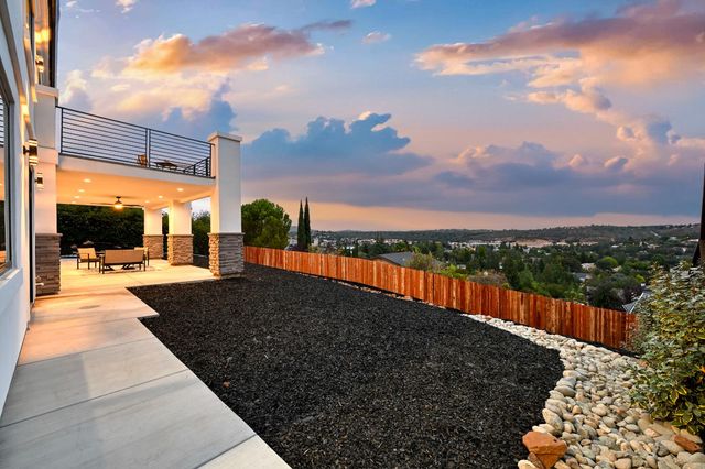 3271 Woodleigh Ln, Cameron Park, CA 95682