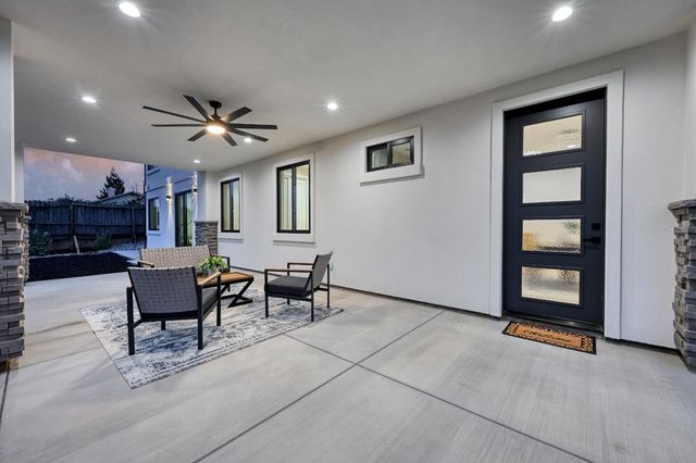 3271 Woodleigh Ln, Cameron Park, CA 95682